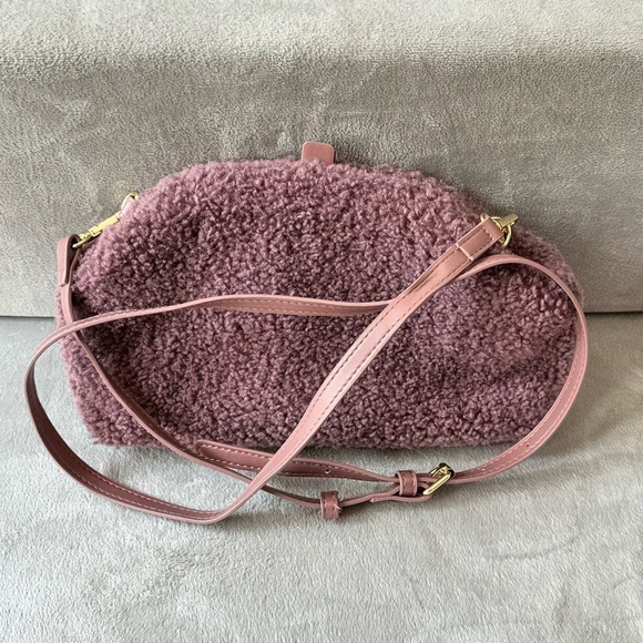 Isaac Mizrahi Purple Sherpa Crossbody Bag - Picture 5 of 7